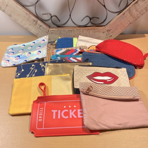 ipsy Handbags - 1 free random ipsy bag with every purchase!